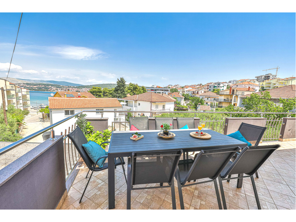 Karlo - Trogir Horvátország