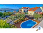 The Three Flowers Pool Hia - Trogir Hrvaka