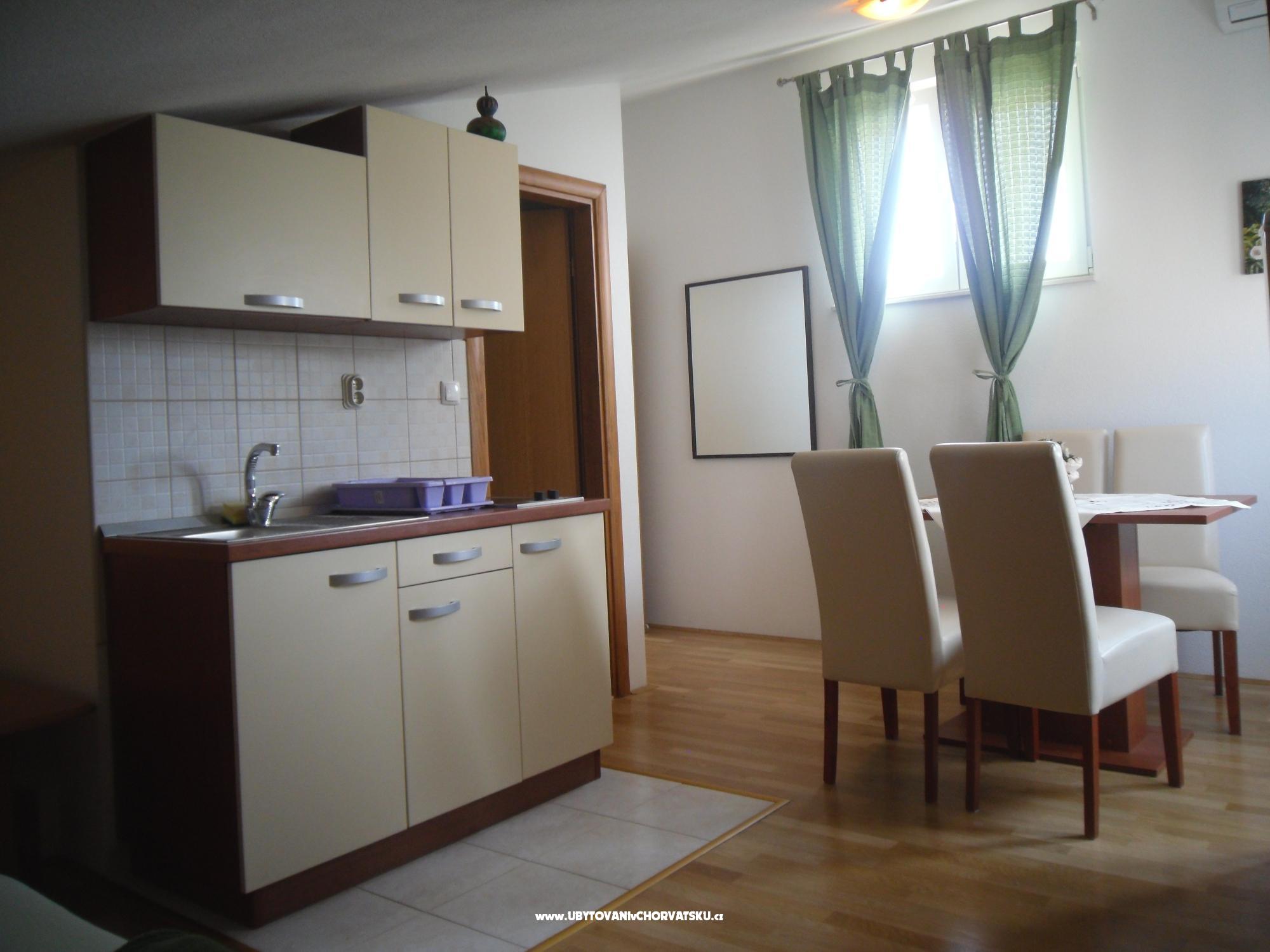 Appartements Emi – Ferienwohnung Tucepi, Kroatien – Foto 4
