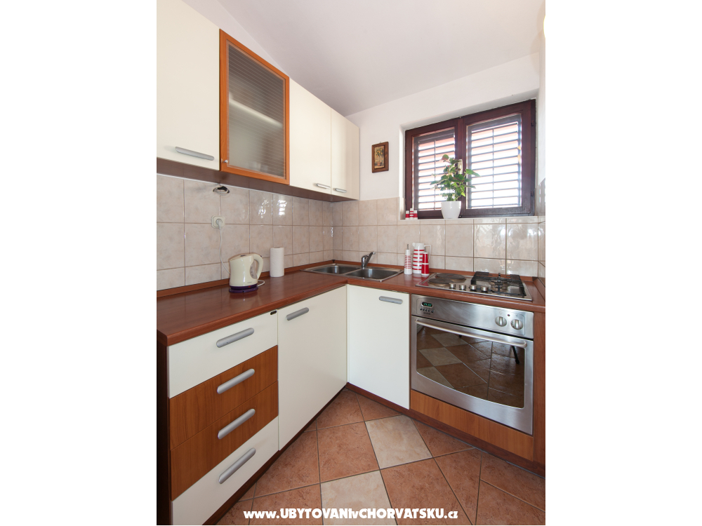 Maja �evelj - H�z 1 - Tu�epi Horv�torsz�g