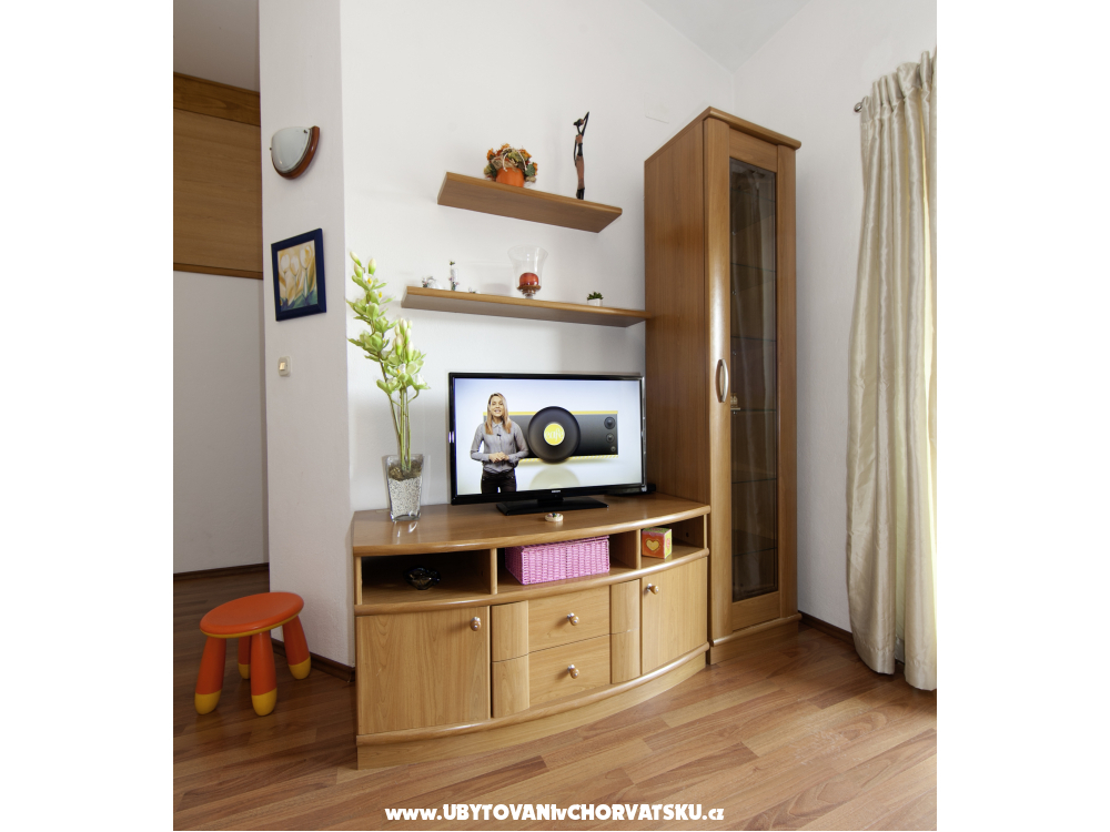 Maja �evelj - H�z 1 - Tu�epi Horv�torsz�g