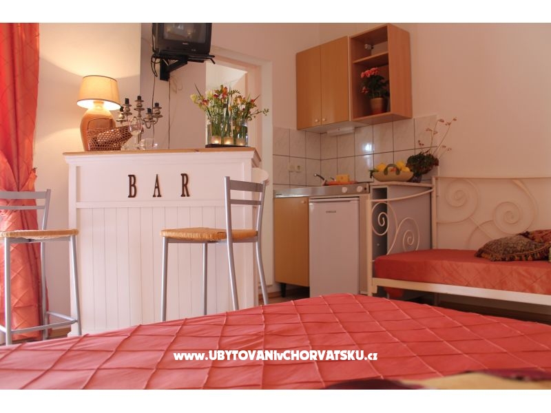 Villa Tomas Bougenvilia – Ferienwohnung Tucepi, Kroatien – Foto 4