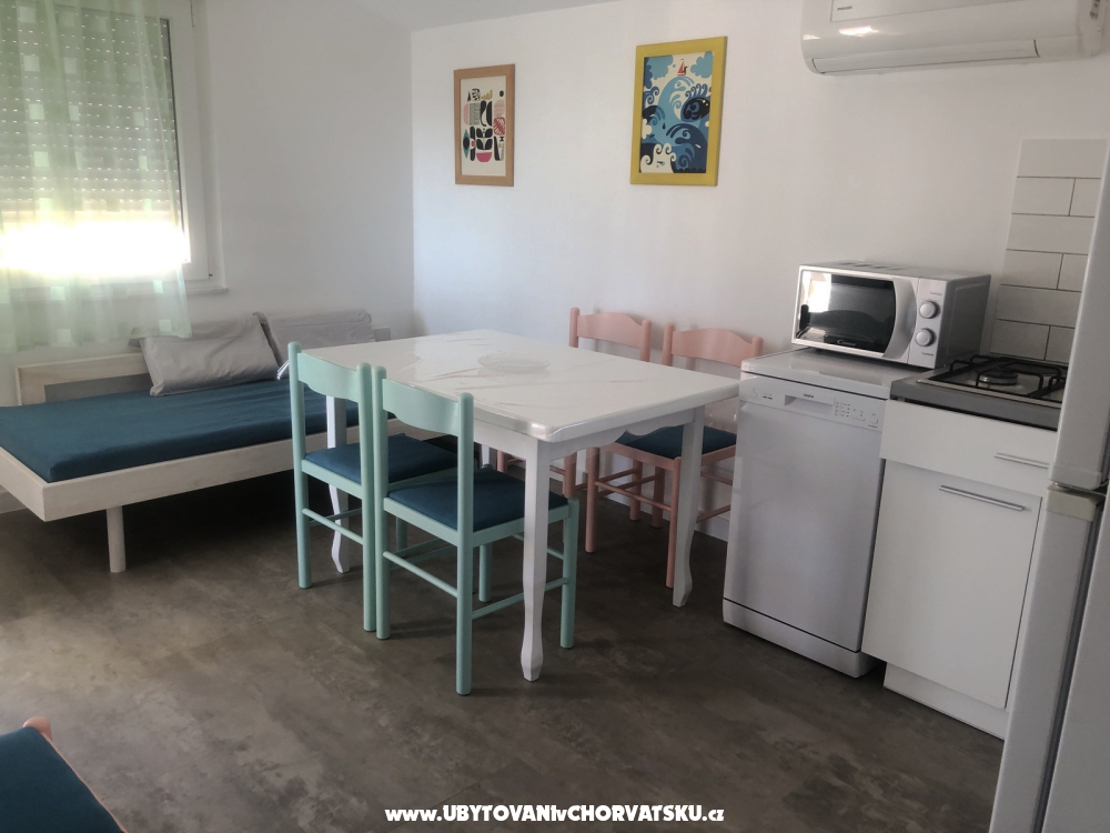 Appartements Dervi - ostrov Vir Croatie