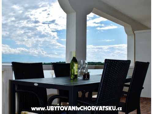 Appartements Mirko - ostrov Vir Croatie