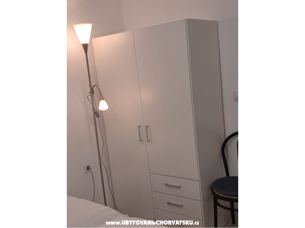 Apartmaji Karolina - ostrov Vir Hrvaška