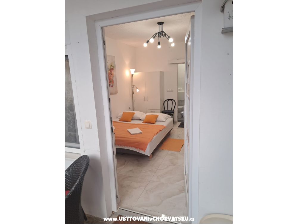Apartmaji Karolina - ostrov Vir Hrvaška