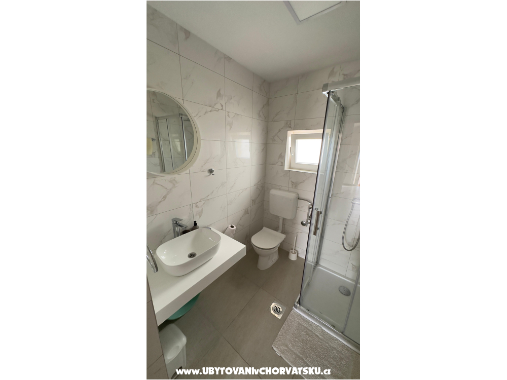 Apartmaji Karolina - ostrov Vir Hrvaška