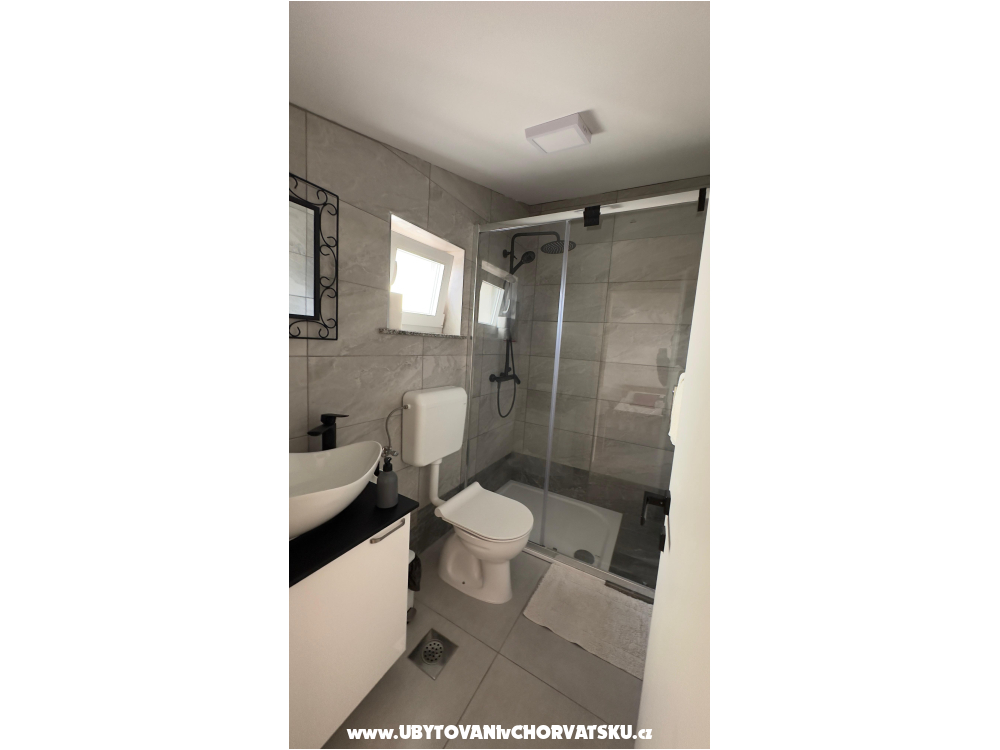 Apartmaji Karolina - ostrov Vir Hrvaška