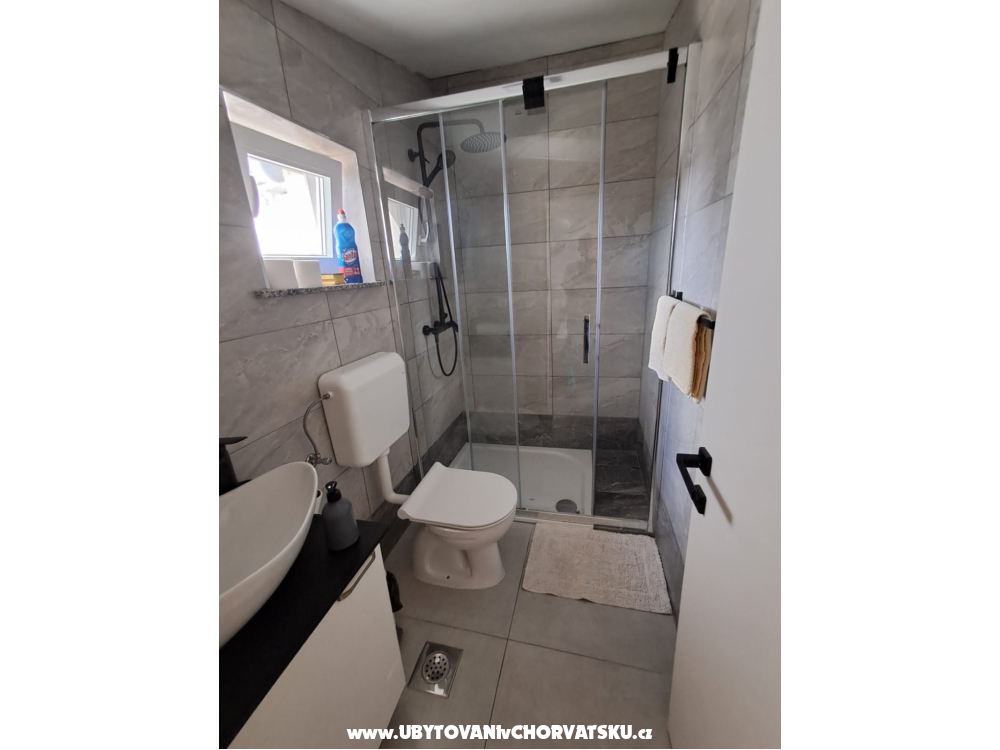 Apartmaji Karolina - ostrov Vir Hrvaška