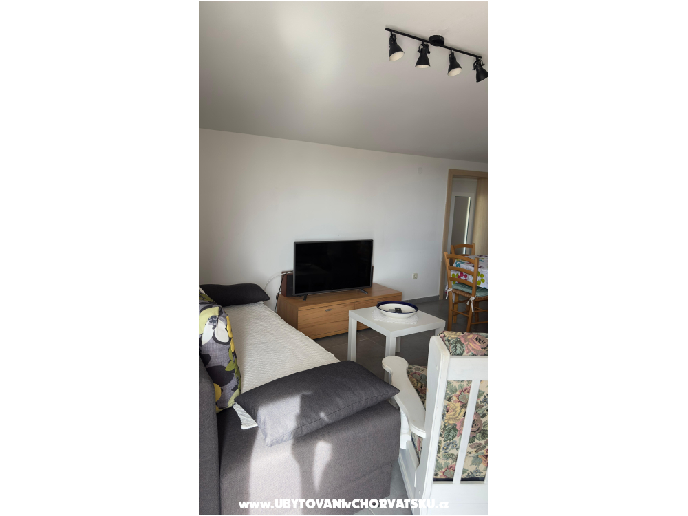 Apartmaji Karolina - ostrov Vir Hrvaška
