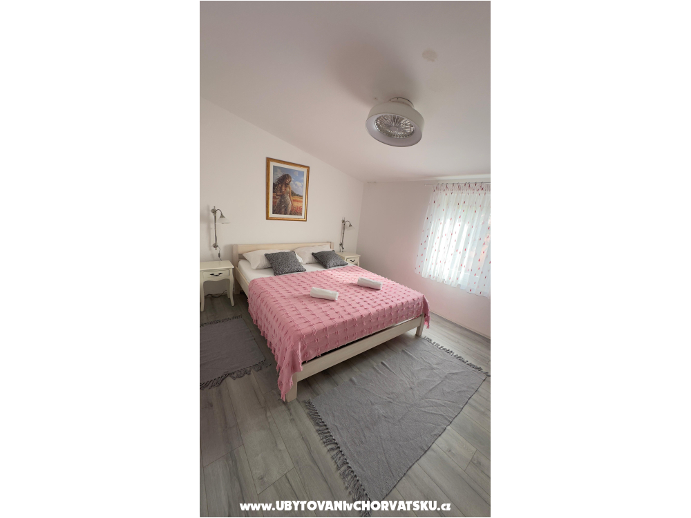 Apartmaji Karolina - ostrov Vir Hrvaška