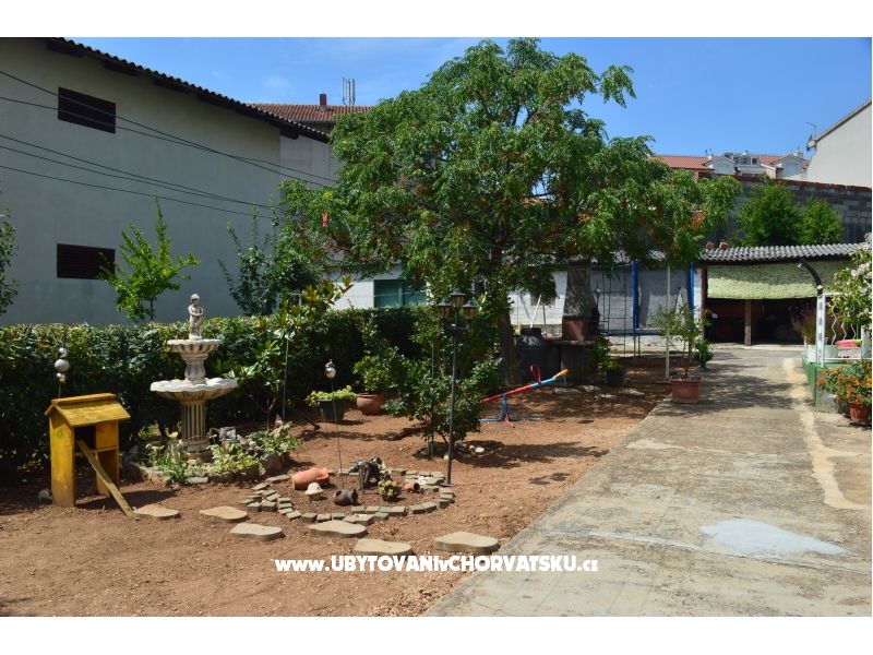 Apartment Garden – Ferienwohnung Vodice, Kroatien – Foto 2