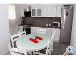 Apartmaji Petar - Hia - Vodice Hrvaka