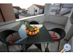 Apartmaji Toni - Vodice Hrvaka
