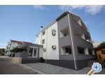 Apartmaji Toni - Vodice Hrvaka