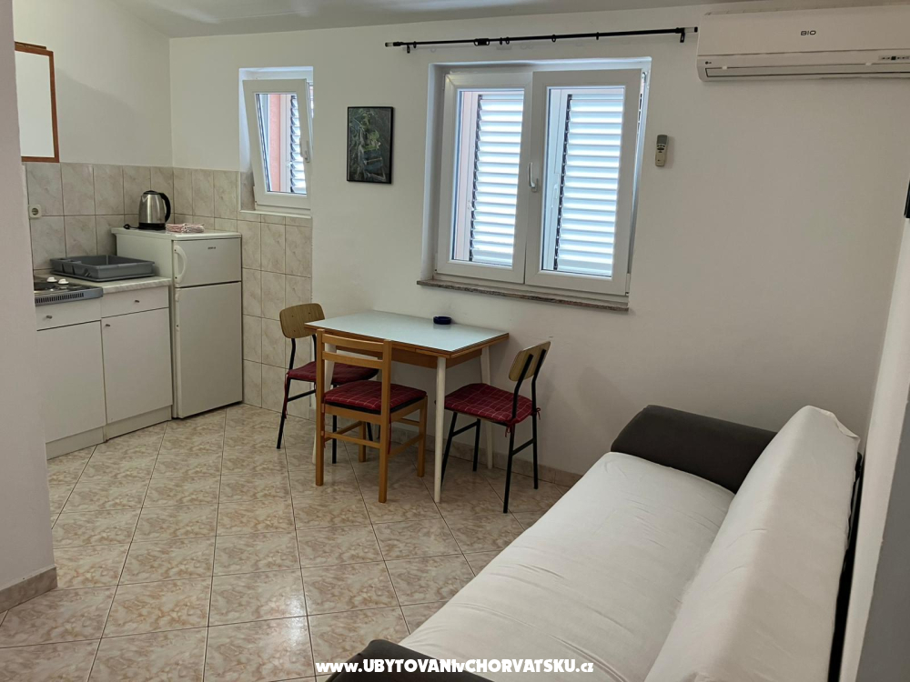 Apartmanok Viktorija i Mate �i�ak - Vodice Horv�torsz�g