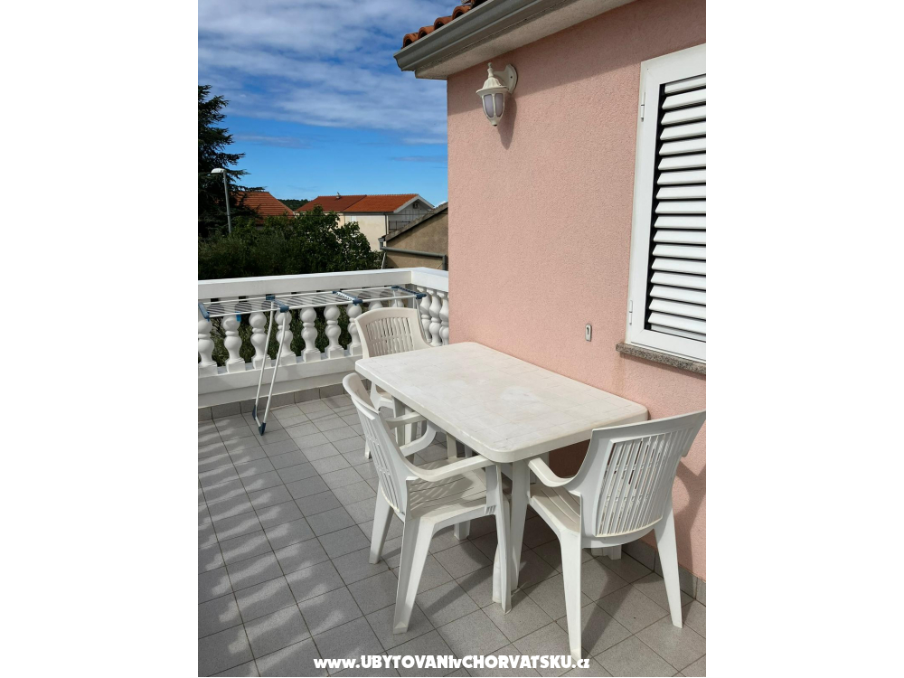 Apartmanok Viktorija i Mate �i�ak - Vodice Horv�torsz�g