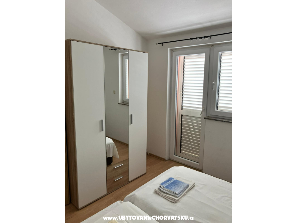 Apartmanok Viktorija i Mate �i�ak - Vodice Horv�torsz�g