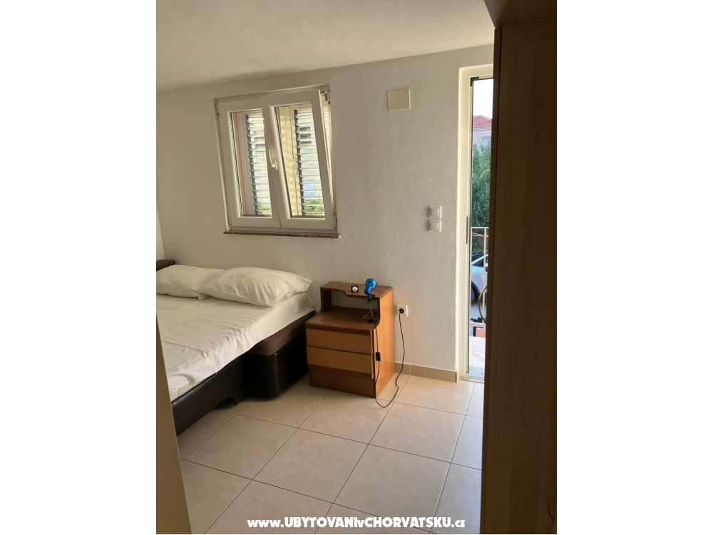 Apartmanok Viktorija i Mate �i�ak - Vodice Horv�torsz�g