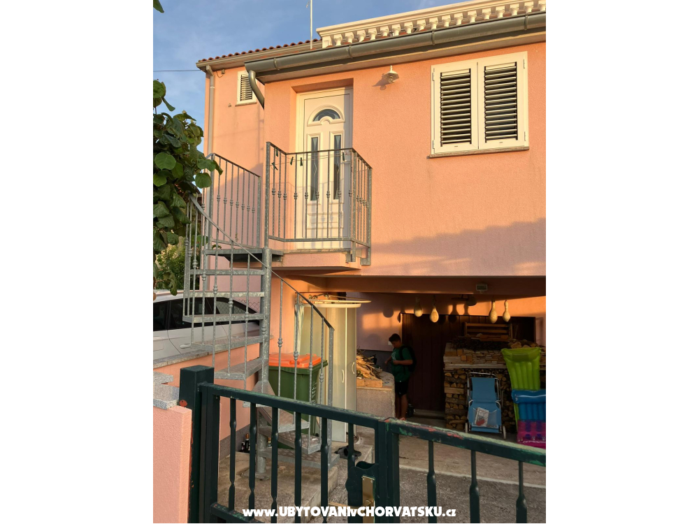 Apartmanok Viktorija i Mate �i�ak - Vodice Horv�torsz�g