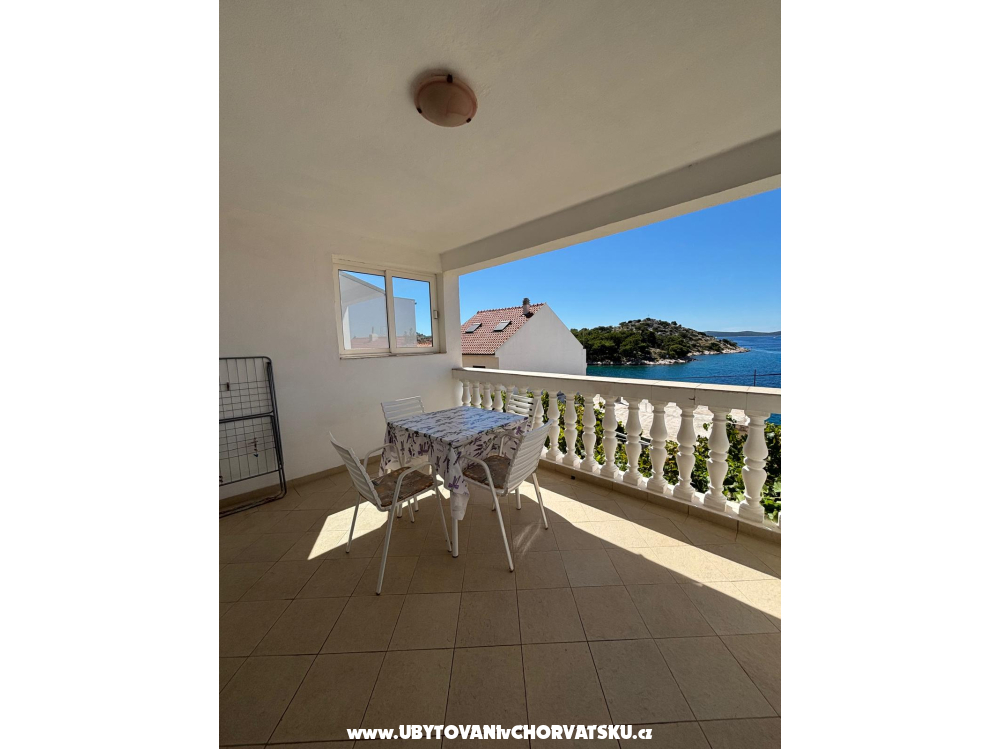 Appartement Ivan (15m from  beach) - Vodice Kroatien