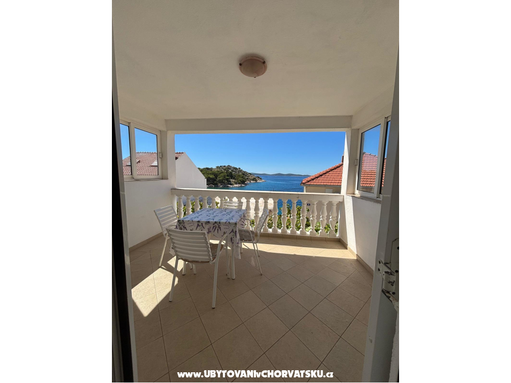 Appartement Ivan (15m from  beach) - Vodice Kroatien