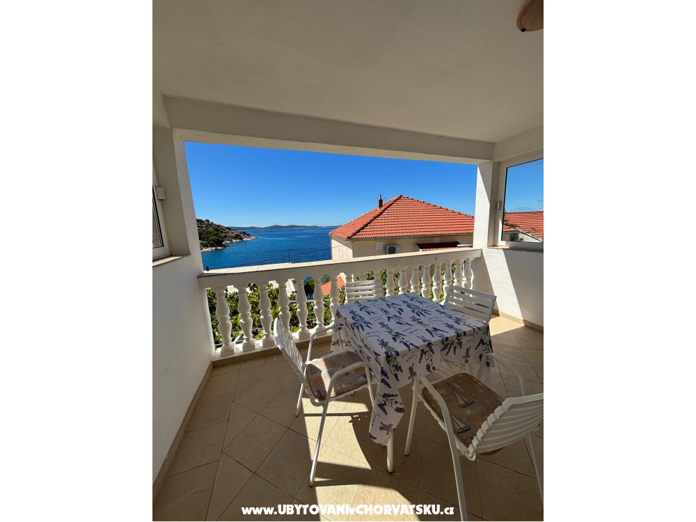Appartement Ivan (15m from  beach) - Vodice Kroatien