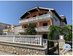 Apartmaji - Emelie - Vodice Hrvaka