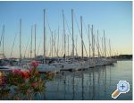 Apartmaji  IVAN - Vodice Hrvaka