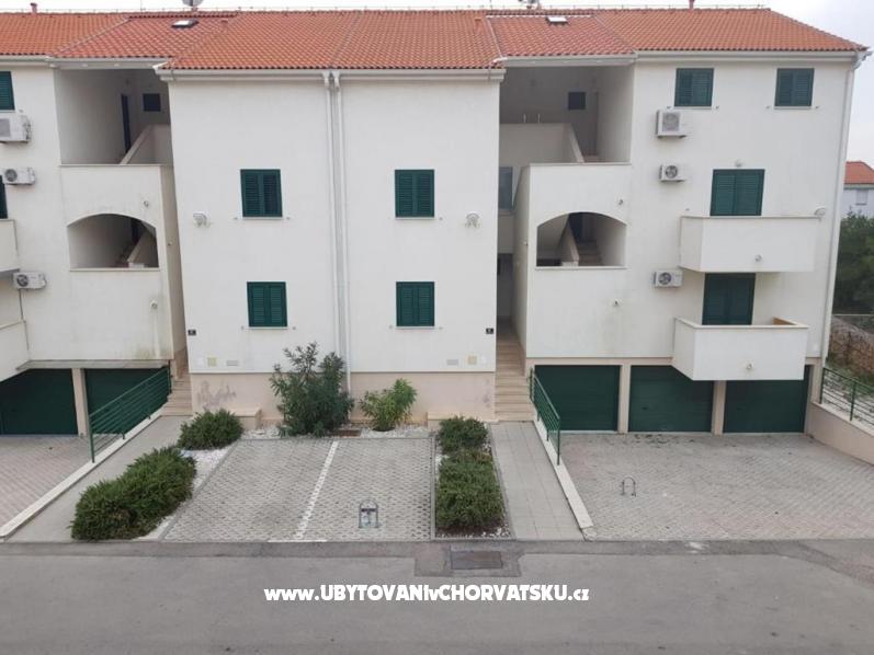 STUDIO APARTMAN LABRADOR – Ferienwohnung Vodice, Kroatien – Foto 1