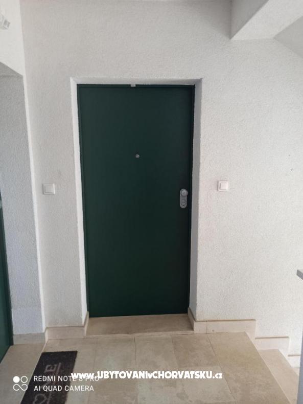 STUDIO APARTMAN LABRADOR – Ferienwohnung Vodice, Kroatien – Foto 2