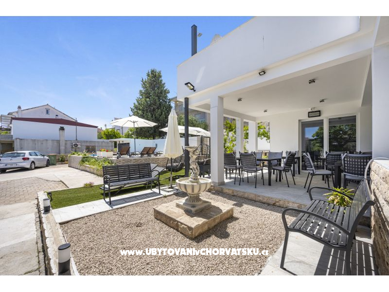 Vila s bazenom i jacuzzijima – Ferienwohnung Vodice, Kroatien – Foto 5
