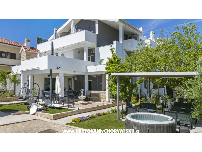 Vila s bazenom i jacuzzijima – Ferienwohnung Vodice, Kroatien – Foto 8