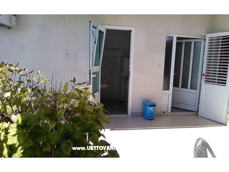 Apartment Lola – Ferienwohnung Zivogosce, Kroatien – Foto 3