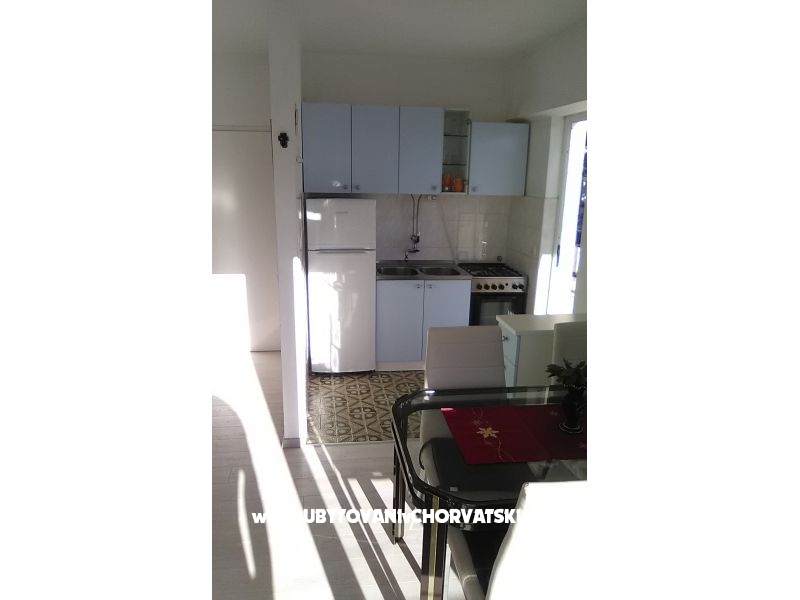 Apartment Lola – Ferienwohnung Zivogosce, Kroatien – Foto 5